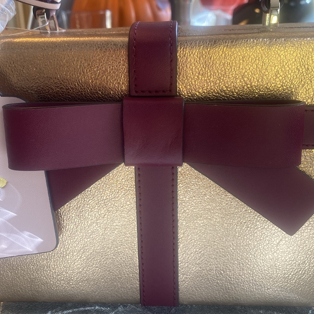 KATE SPADE wrapping party gift box Crossbody! - Picture 6 of 13